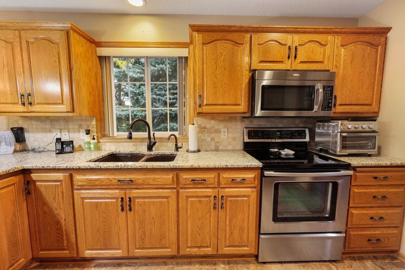1025 Diamond Willow Cir, Waite Park, MN 56387
