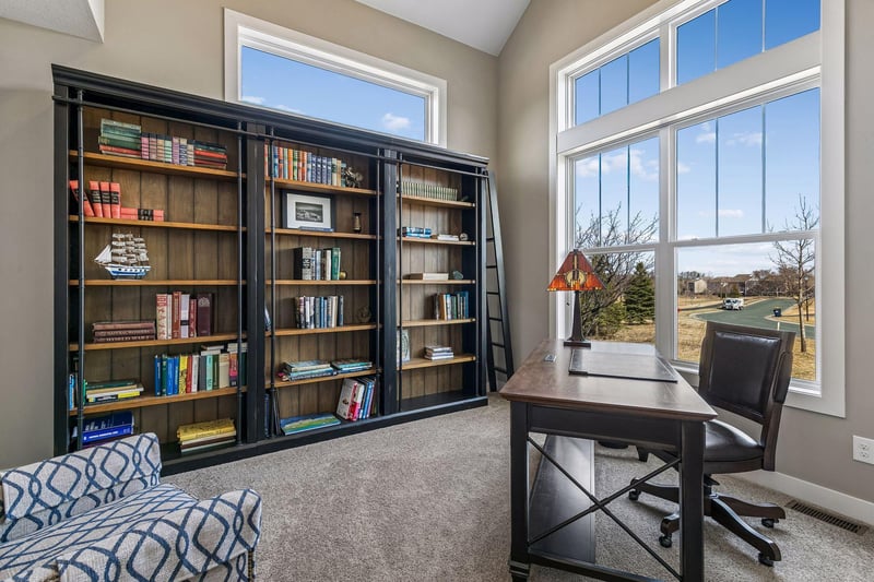 1330 Interlachen Dr, Eagan, MN 55123