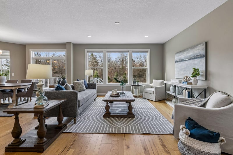 1330 Interlachen Dr, Eagan, MN 55123