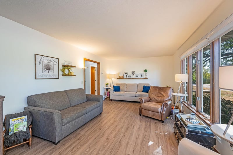 330 W 2nd St, Granada, MN 56039