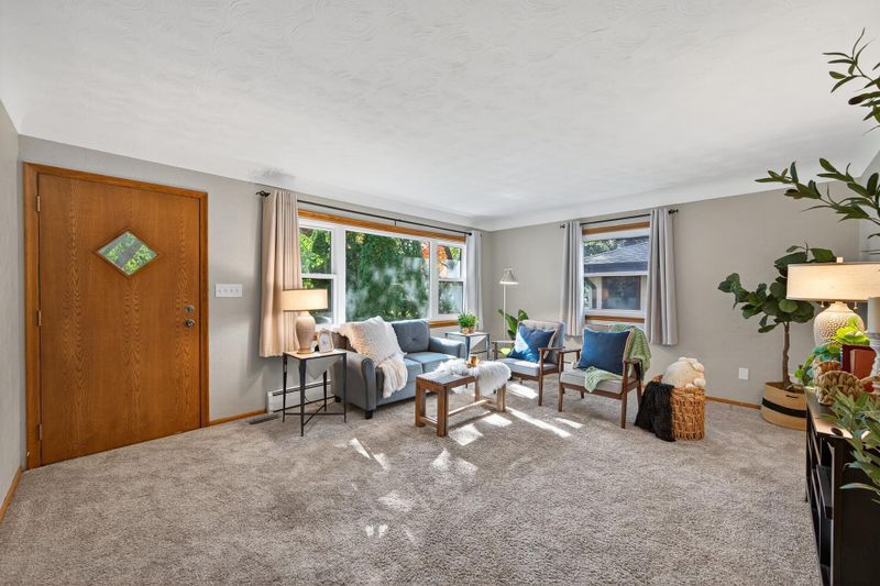 2521 Cowern Pl E, North Saint Paul, MN 55109