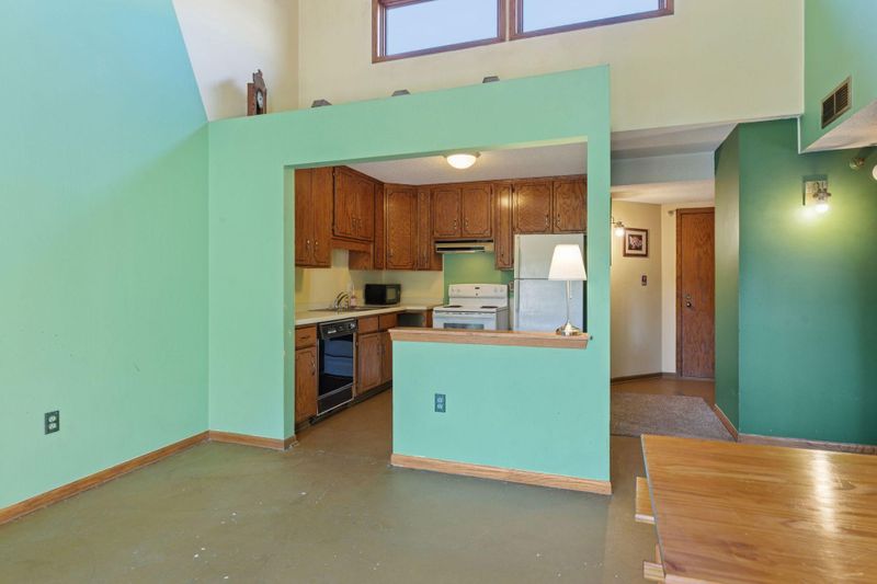 3150 Glen Oaks Ave #305A, White Bear Lake, MN 55110