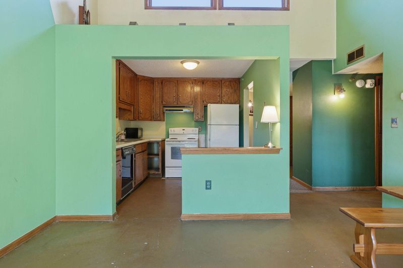 3150 Glen Oaks Ave #305A, White Bear Lake, MN 55110