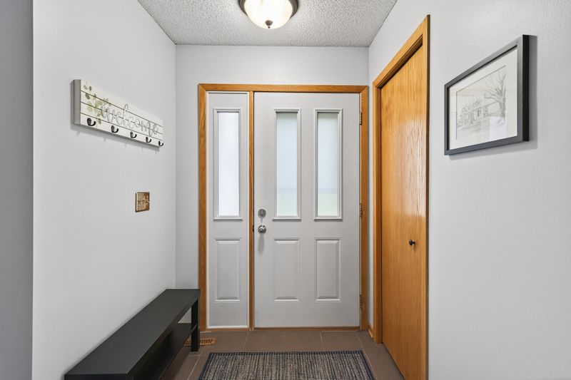 3823 Linden Ave, White Bear Lake, MN 55110