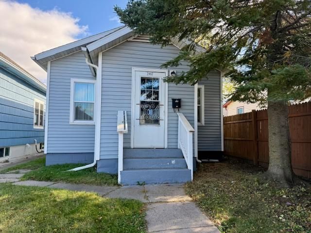 2412 3rd Ave E, Hibbing, MN 55746