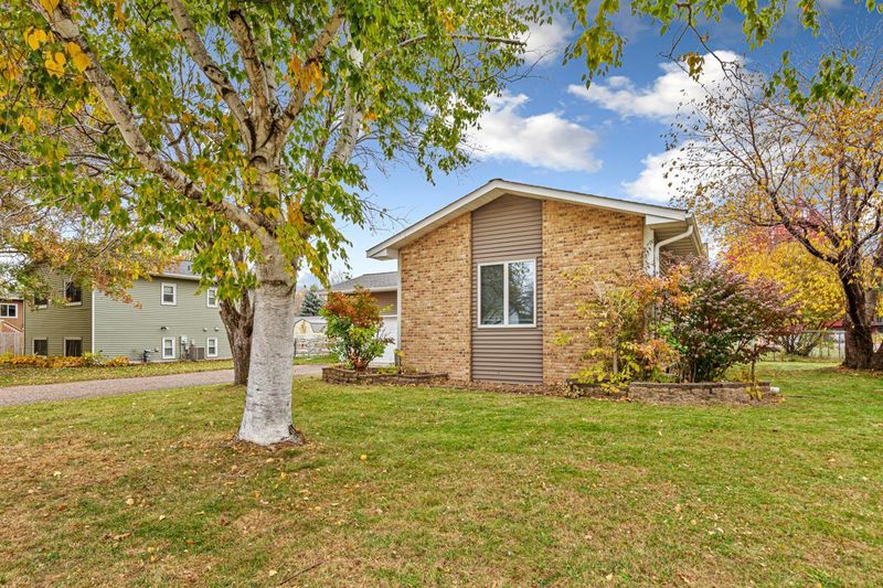 322 Aster Dr, Northfield, MN 55057