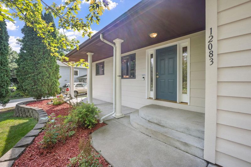 12083 Robin Rd, Maple Grove, MN 55369