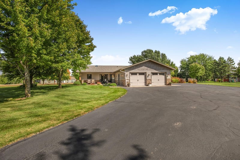 22914 Fallow Rd, Saint Augusta, MN 56301
