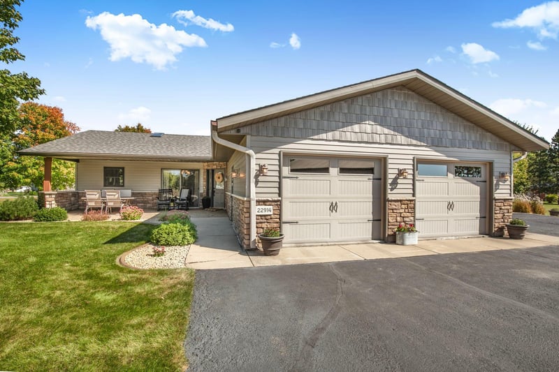 22914 Fallow Rd, Saint Augusta, MN 56301