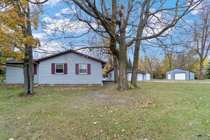 25345 NE Hines Rd NE, Hines, MN 56647