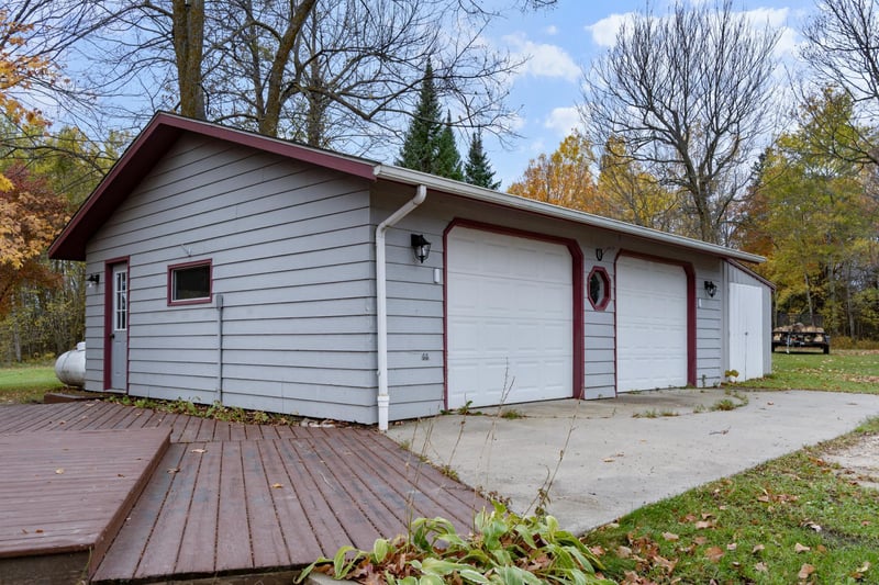 25345 NE Hines Rd NE, Hines, MN 56647