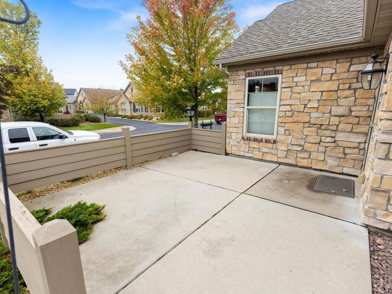 24046 Rivers Edge Rd, Rogers, MN 55374