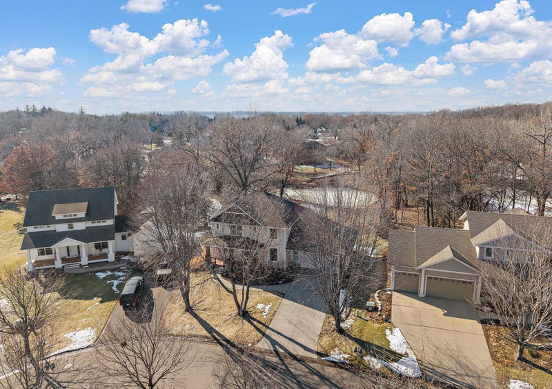 909 New Century Blvd S, Maplewood, MN 55119