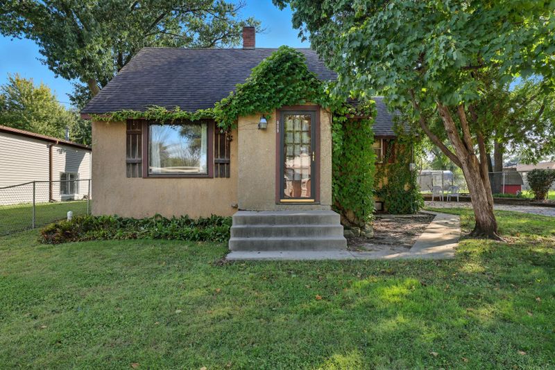 809 11th St W, Hastings, MN 55033
