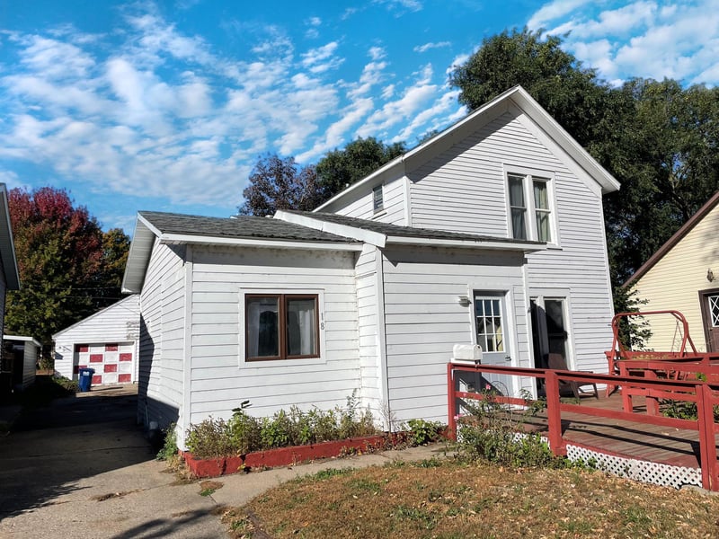 18 S Spring Ave, Springfield, MN 56087