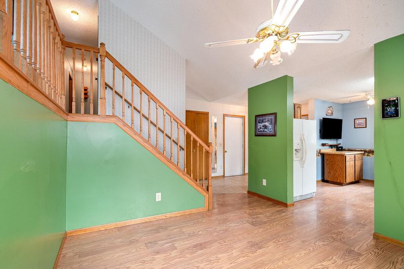 949 Xenia Ave NW, Elk River, MN 55330