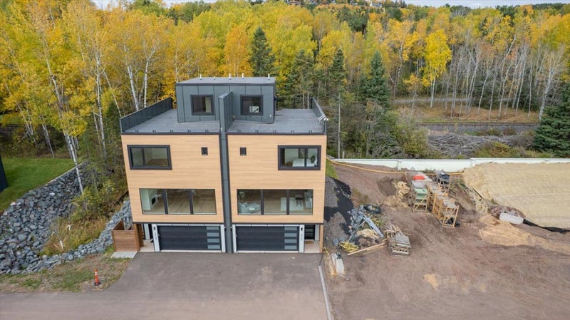 3735 London Rd #16, Duluth, MN 55804