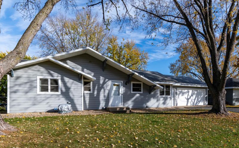 8915 Hallmark Ave S, Cottage Grove, MN 55016