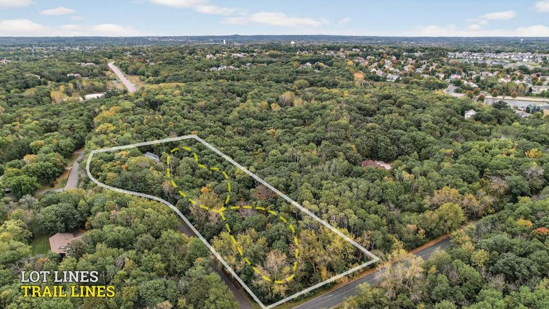 8574 Mcguire Ct E, Shakopee, MN 55379