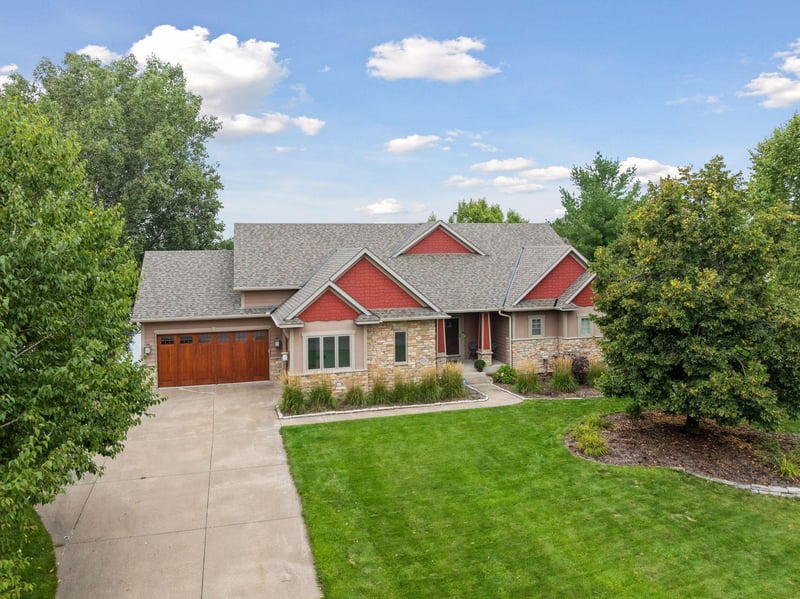 8310 Marsh Creek Rd, Woodbury, MN 55125