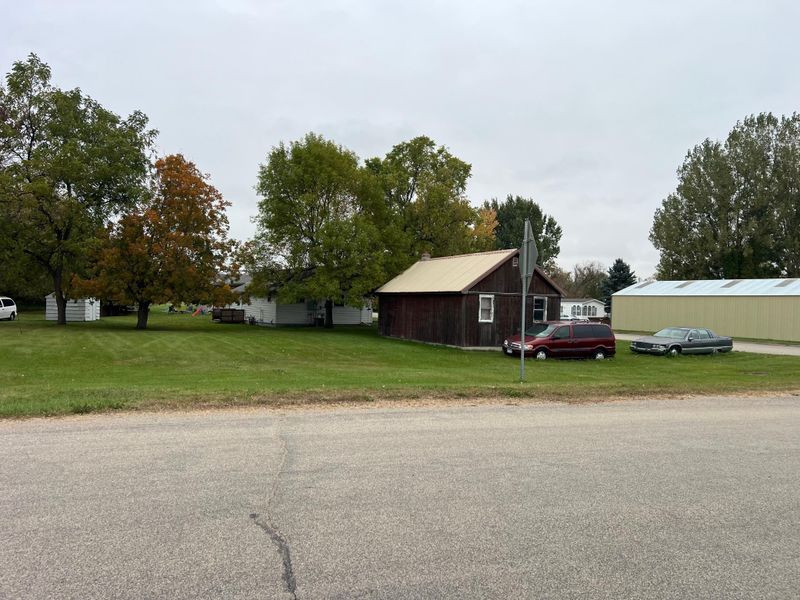 103 5th St, Hawley, MN 56549