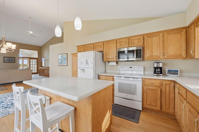 10806 Leaping Deer Ln, Eden Prairie, MN 55344