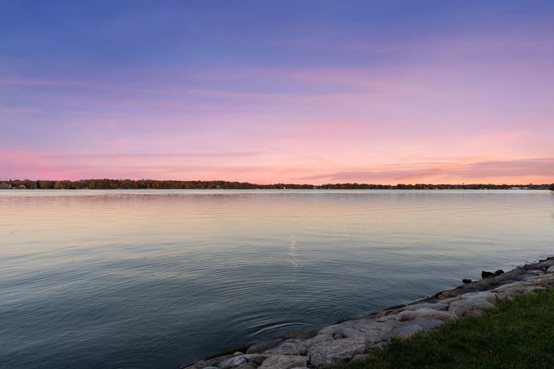 1736 Shorewood Ln, Mound, MN 55364