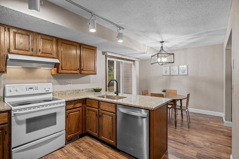 42 Somerset Dr, Waconia, MN 55387