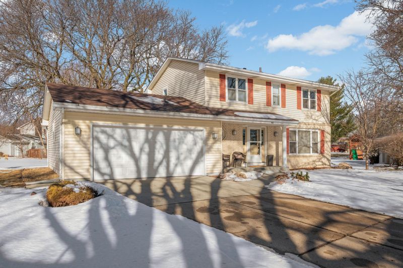 9622 Toledo Cir, Bloomington, MN 55437