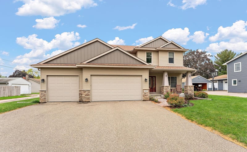 417 13th Ave N, South Saint Paul, MN 55075