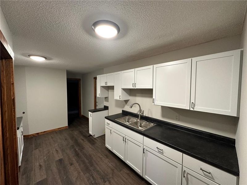 524 Bluff St NE, Hutchinson, MN 55350