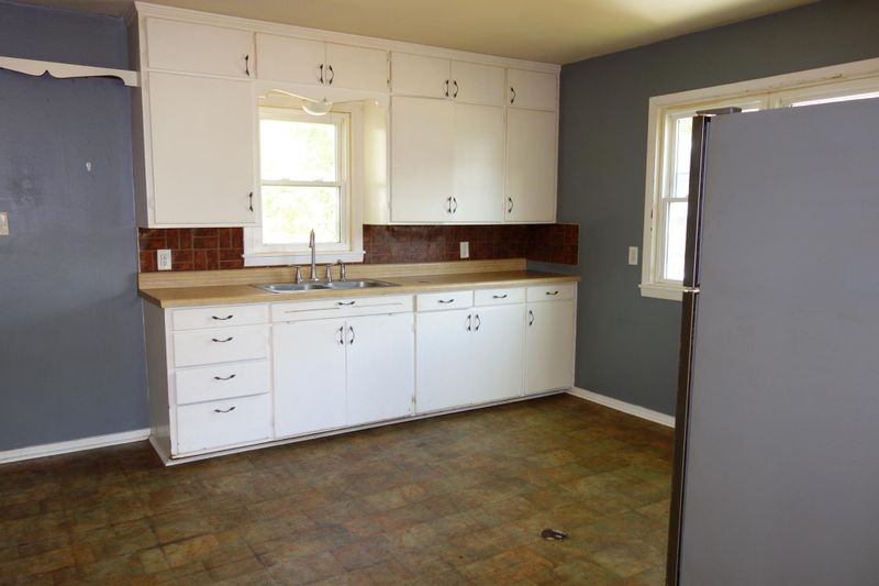 605 4th Ave SE, Waseca, MN 56093