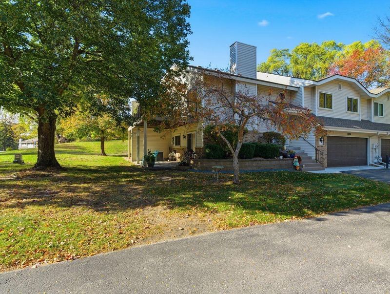 1605 Clemson Dr #A, Eagan, MN 55122