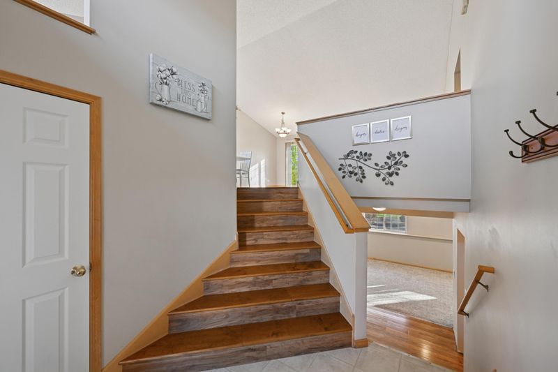 452 Park Cir, Norwood Young America, MN 55368