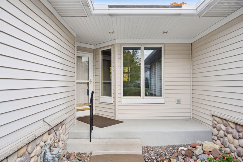 9228 Archer Ln N, Maple Grove, MN 55311