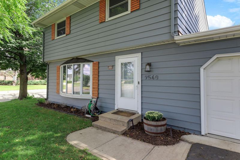 9540 Penn Cir, Bloomington, MN 55431