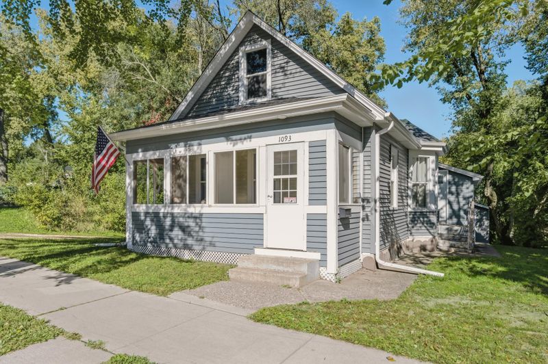 1093 4th St E, Saint Paul, MN 55106