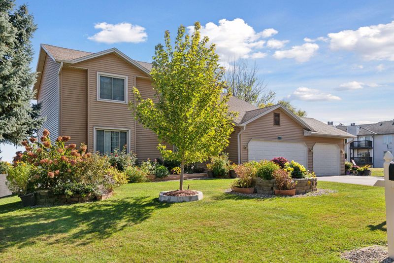 4156 Hilltop Ln, Eagan, MN 55123