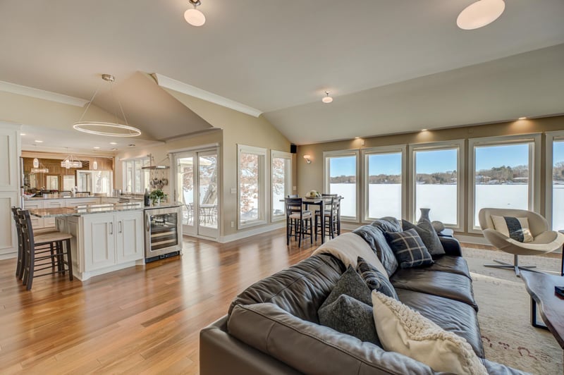 4 W Shore Rd, North Oaks, MN 55127