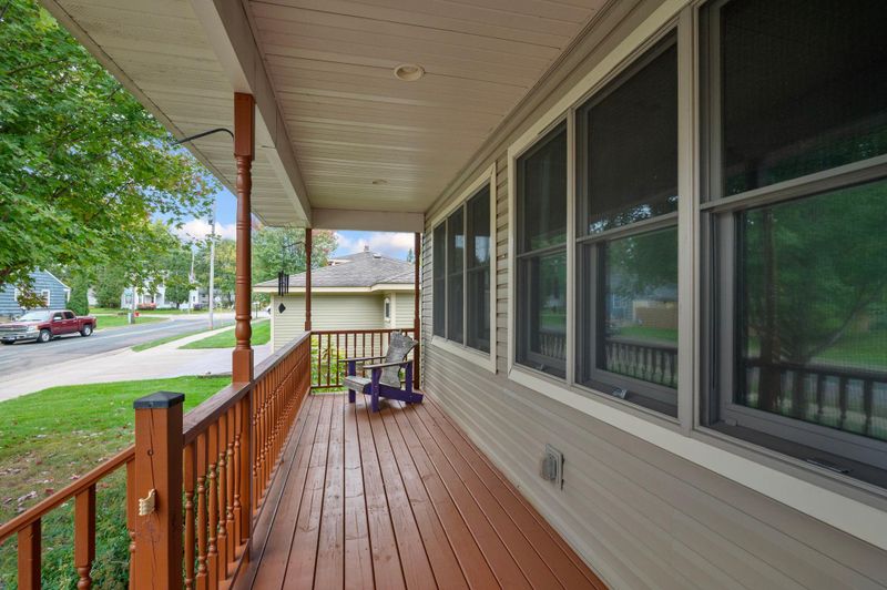 706 Holcombe St S, Stillwater, MN 55082