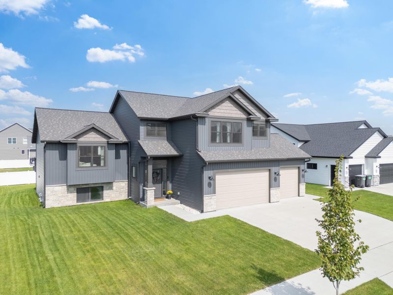 2449 Phoenix Rd SW, Rochester, MN 55902