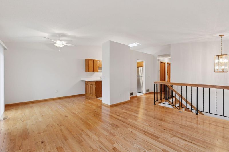 1617 Clemson Dr #B, Eagan, MN 55122