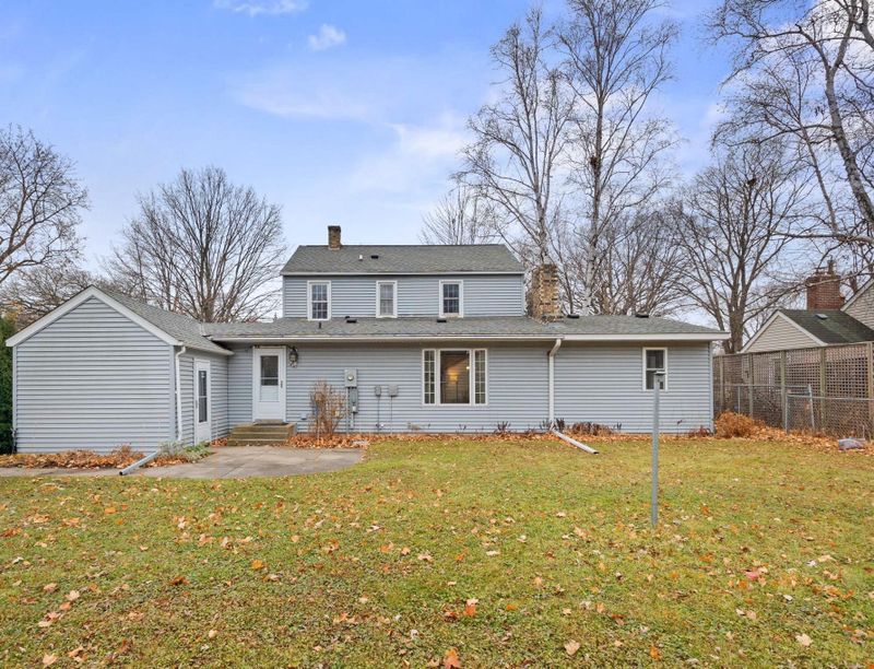 571 Juul Rd SW, Hutchinson, MN 55350