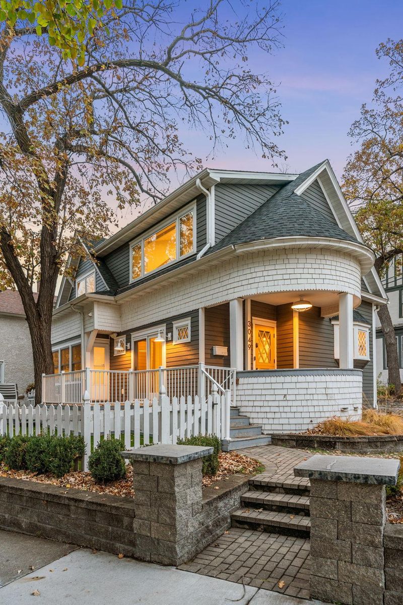 3049 E Bde Maka Ska Pw, Minneapolis, MN 55408