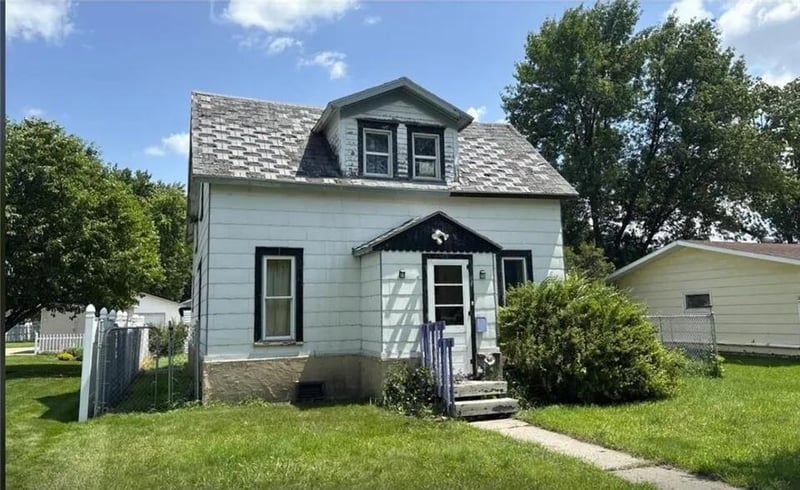 118 12th St N, Breckenridge, MN 56520