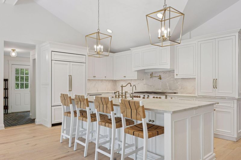 145 Smith Ave, Wayzata, MN 55391