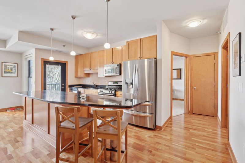 317 Groveland Ave #300, Minneapolis, MN 55403