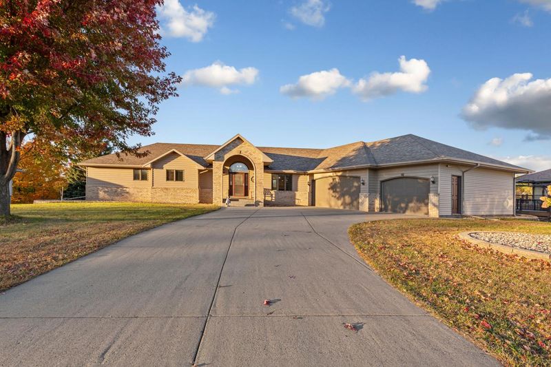 1308 Greenleaf Rd, Faribault, MN 55021