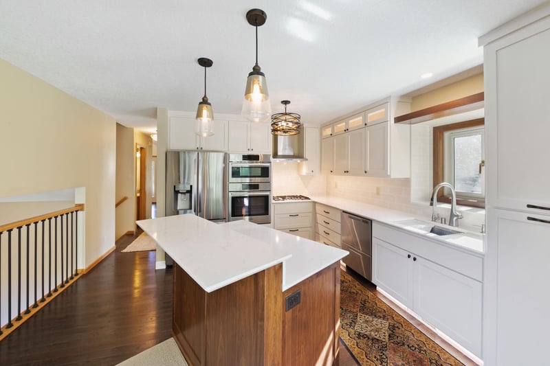 1603 Mary St N, Maplewood, MN 55119