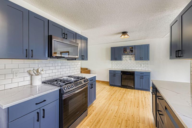 9859 Parrish Ave NE, Elk River, MN 55330